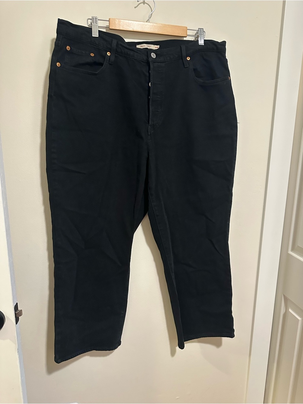 Women’s Levi Black Straight Ribcage Jeans 20W